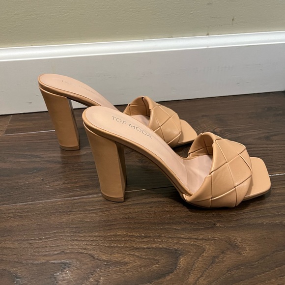 Top Moda Tan Heels Square Toe - Picture 2 of 3